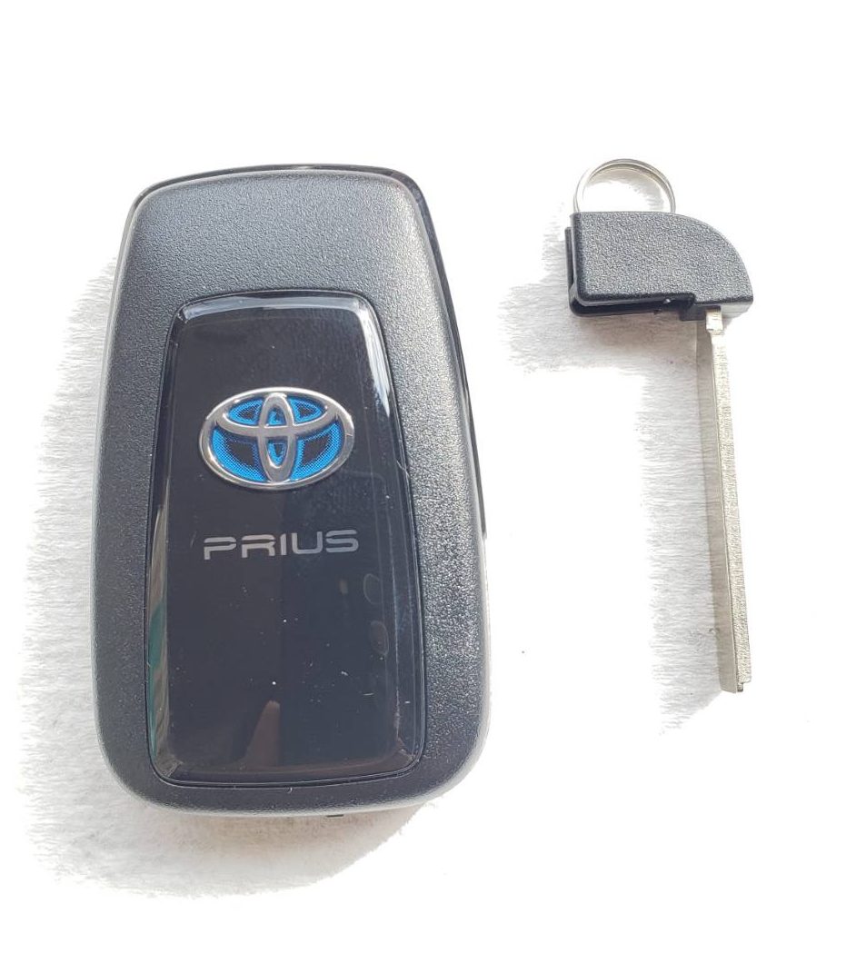 トヨタプリウス イモビライザー付き鍵のトラブル | 鍵交換・車の鍵紛失 