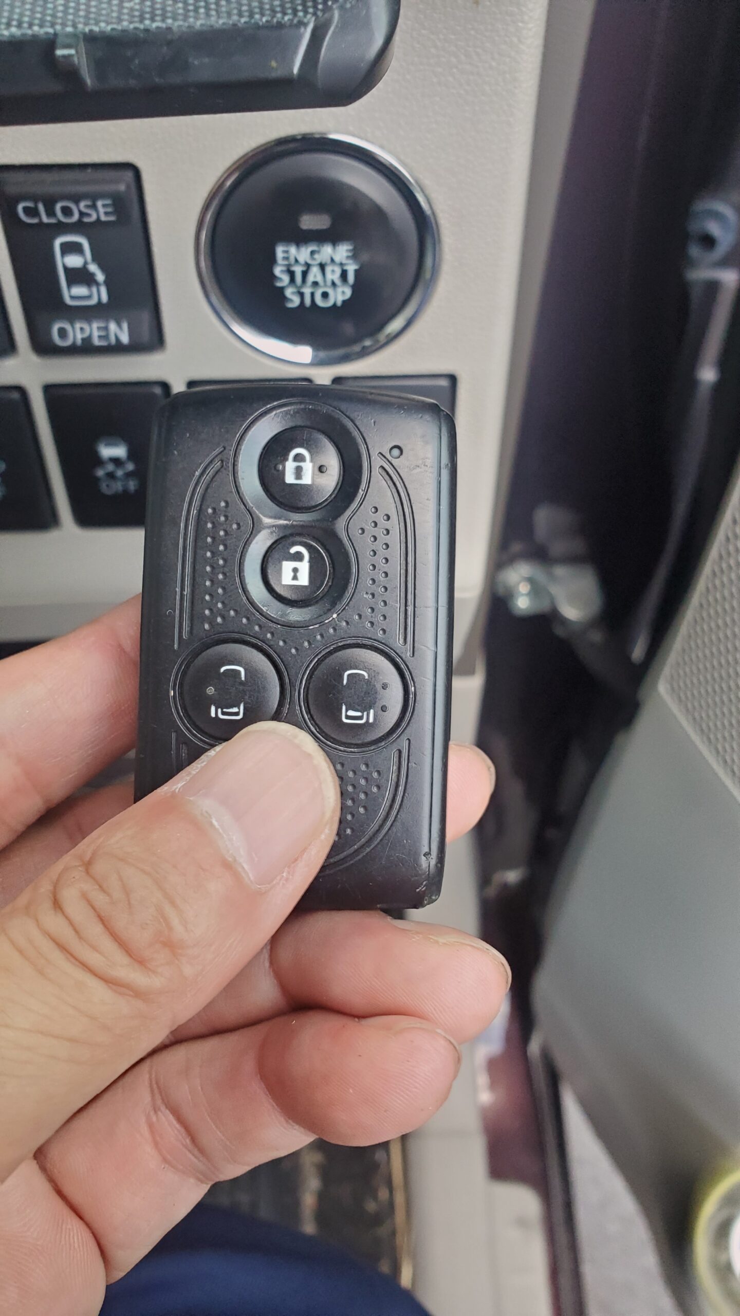 ダイハツ タント LA600S スマートキー作成作業 | 鍵交換・車の鍵