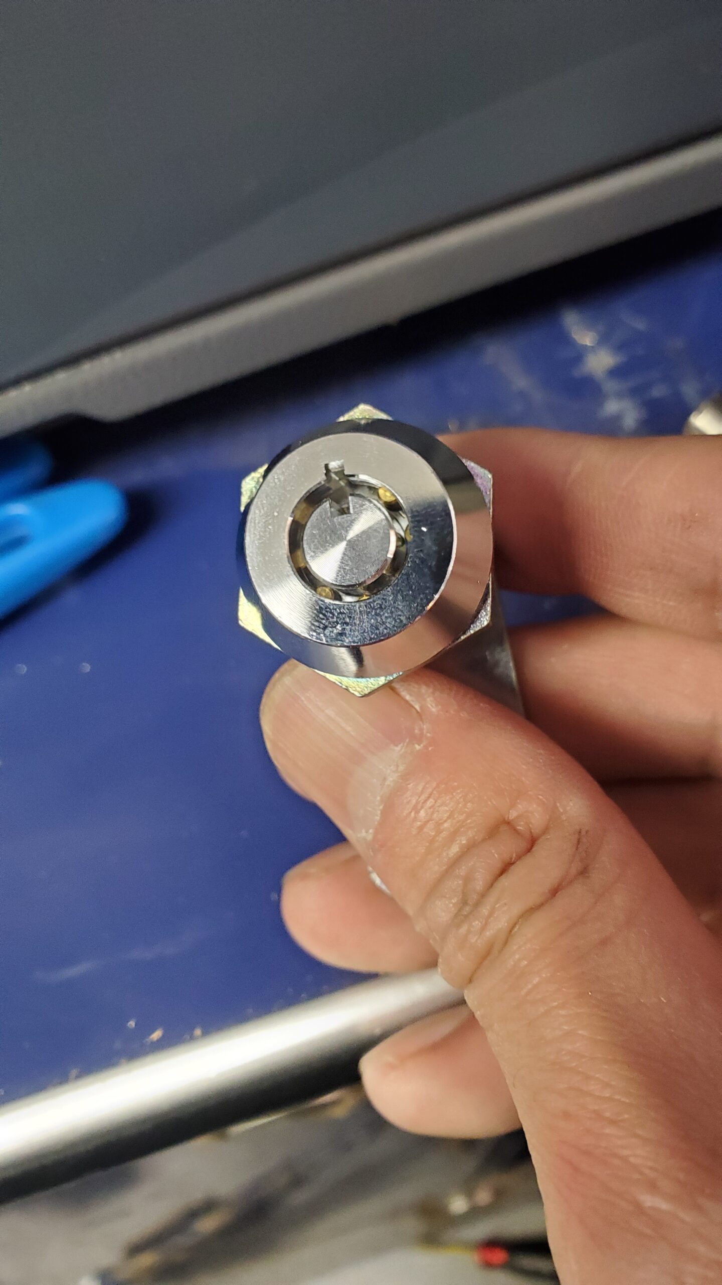 八万ロック(エースキー)のスペアキー作成 | 鍵交換・車の鍵紛失なら