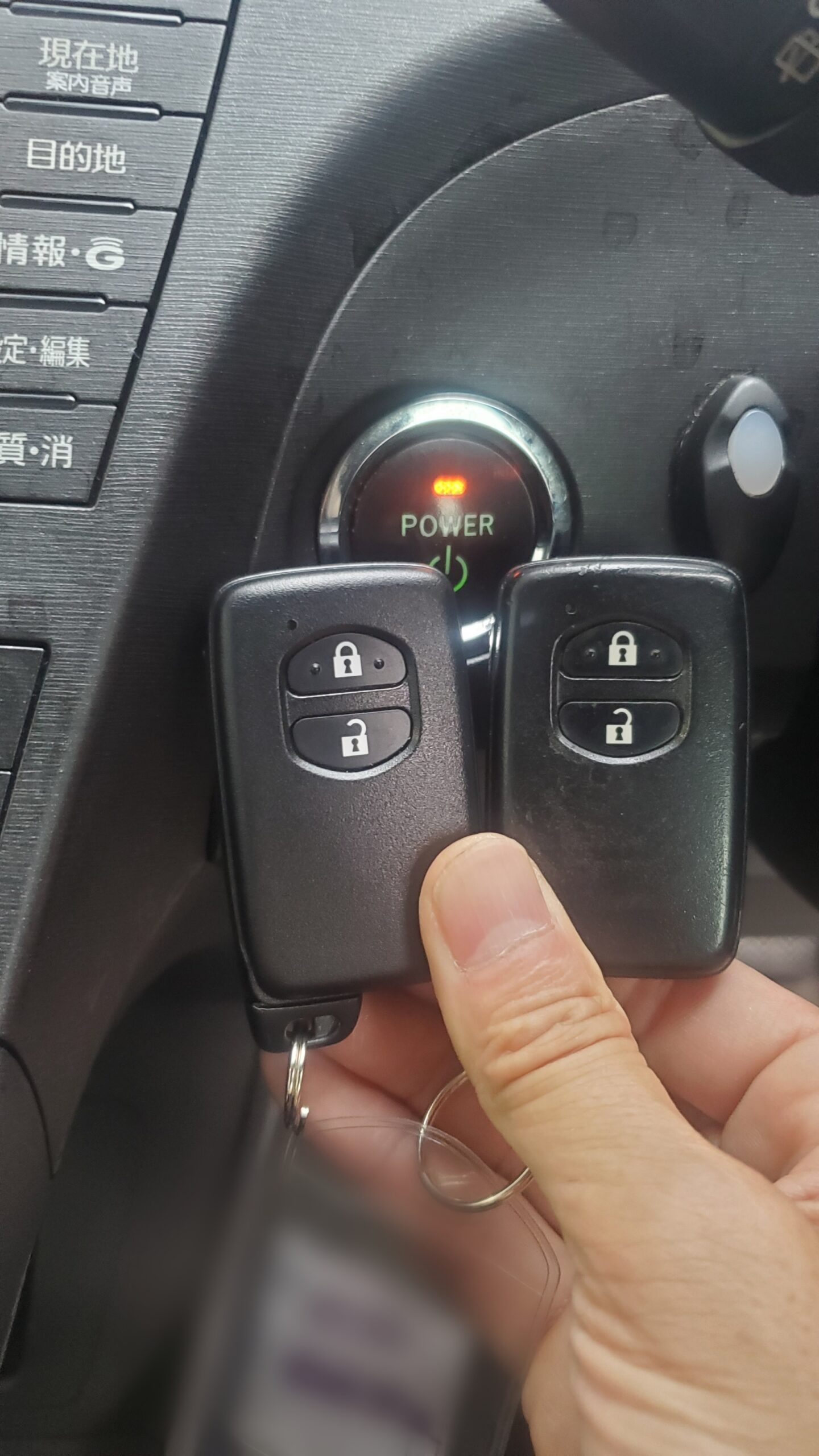 TOYOTA 平成23年式 ZVW30 プリウス スマートキー作成登録作業 | 鍵交換